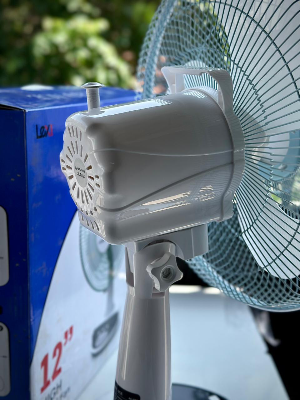 Table top mini table fan